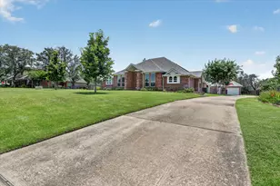 140 Oakwood Ct, Lakeside, TX 76135 - Photo 2