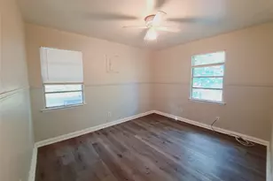 3831 Castle Hills Dr, Dallas, TX 75241 - Photo 10