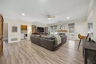 729 Herman Dr, Hurst, TX 76054 - Photo 10