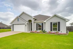 6913 Trail Rock Dr, Benbrook, TX 76126 - Photo 4