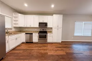 619 E Arlington Ave, Fort Worth, TX 76104 - Photo 6