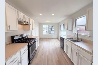 2026 Cardinal Lane, Lewisville, TX 75077 - Photo 2