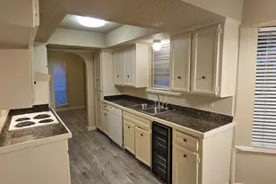 1824 Holly Oak St, Arlington, TX 76012 - Photo 12