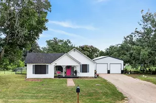 110 W Brown St, Lipan, TX 76462 - Photo 2
