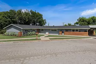 1613 S Cliff St, Decatur, TX 76234 - Photo 2