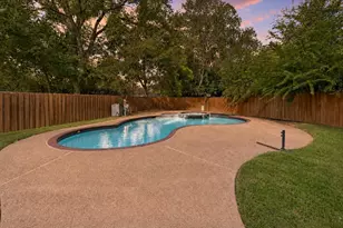 2505 Classic Ct W, Bedford, TX 76021 - Photo 34