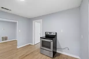 615 W Coffin St, Denison, TX 75020 - Photo 6