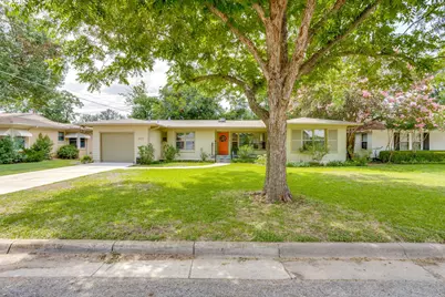 4625 Selkirk Drive, Fort Worth, TX 76109 - Photo 2