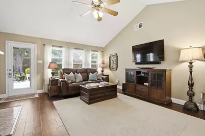 1554 Waterford Drive, Lewisville, TX 75077 - Photo 4