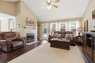 1554 Waterford Dr, Lewisville, TX 75077 - Photo 2