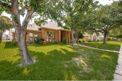 2505 Copper Creek Lane, Carrollton, TX 75006 - Photo 2