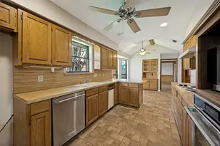2505 Copper Creek Ln, Carrollton, TX 75006 - Photo 12