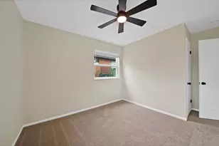 807 Hillcrest Dr, Arlington, TX 76010 - Photo 18