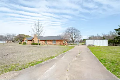 112 Deborde Circle, Red Oak, TX 75154 - Photo 2
