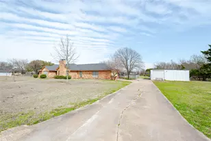 112 Deborde Cir, Red Oak, TX 75154 - Photo 2