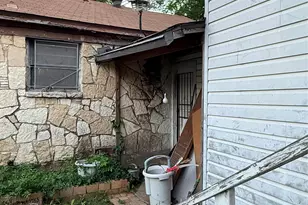 4027 Penrod Ave, Cockrell Hill, TX 75211 - Photo 4