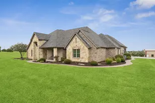 320 Tate Cir, Sherman, TX 75090 - Photo 2