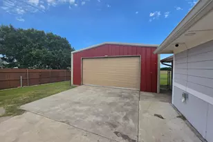 3565 W Moonlight Dr, Robinson, TX 76706 - Photo 4