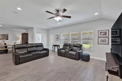 321 Valentine Court, Burleson, TX 76028 - Photo 20
