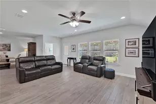 321 Valentine Ct, Burleson, TX 76028 - Photo 20