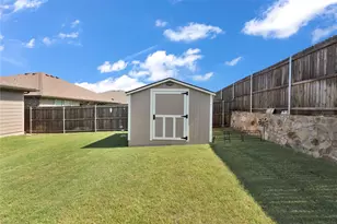 321 Valentine Ct, Burleson, TX 76028 - Photo 28
