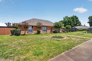 3100 Tree House Ln, Plano, TX 75075 - Photo 2