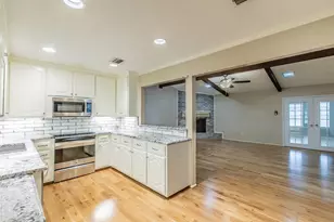 241 Travis Ln, Hewitt, TX 76643 - Photo 8