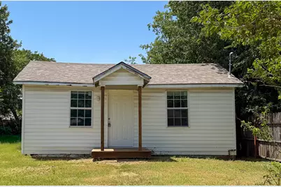 1104 N Mill Street, Bowie, TX 76230 - Photo 1