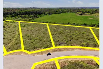 1424 Weston Ridge, Grandview, TX 76050 - Photo 2