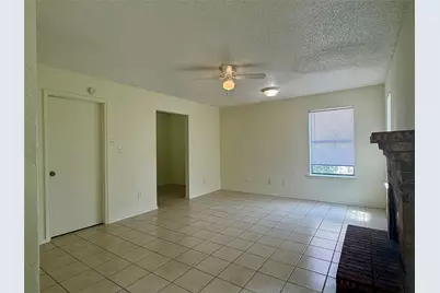 2057 W Walnut Street #A, Garland, TX 75042 - Photo 4
