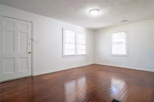 3323 W Clarendon Dr, Dallas, TX 75211 - Photo 2