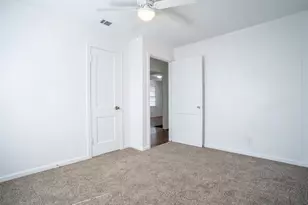 3323 W Clarendon Dr, Dallas, TX 75211 - Photo 16