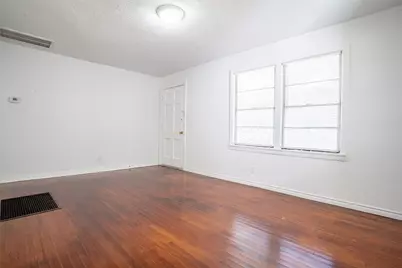 3323 W Clarendon Drive, Dallas, TX 75211 - Photo 4
