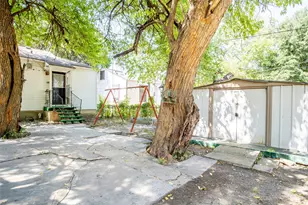 3323 W Clarendon Dr, Dallas, TX 75211 - Photo 24