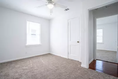 3323 W Clarendon Drive, Dallas, TX 75211 - Photo 18