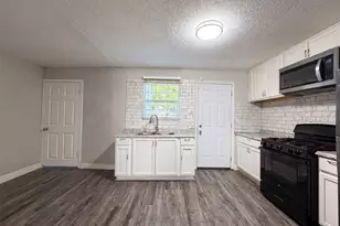 2008 Danner St, Fort Worth, TX 76105 - Photo 6