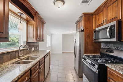 760 Oakwood Avenue, Hurst, TX 76053 - Photo 14