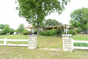 142 Seaside Dr, Gun Barrel City, TX 75156 - Photo 2