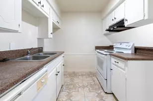 756 E Pecan St, Hurst, TX 76053 - Photo 10