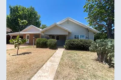 421 N 3rd Street, Jacksboro, TX 76458 - Photo 1