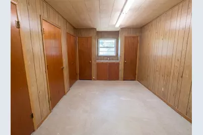 421 N 3rd Street, Jacksboro, TX 76458 - Photo 14