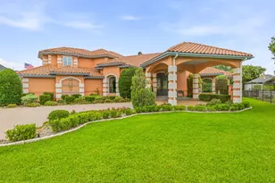 2002 W Emerald Bend Ct, Granbury, TX 76049 - Photo 1