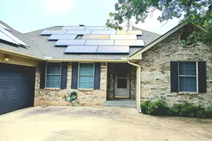 357 Kellys Cir, Runaway Bay, TX 76426 - Photo 10
