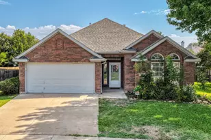 4567 Summerbrook Cir, Fort Worth, TX 76137 - Photo 4