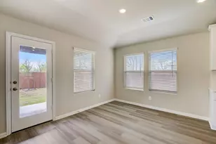 310 Sugarlands Dr, Greenville, TX 75402 - Photo 10
