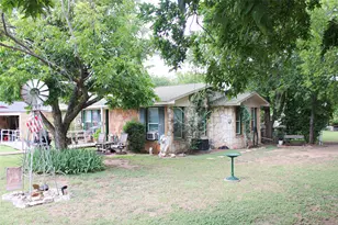 110 N Cherry Ln, Granbury, TX 76048 - Photo 2