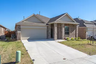 1713 Lake Grove Dr, Little Elm, TX 75068 - Photo 2