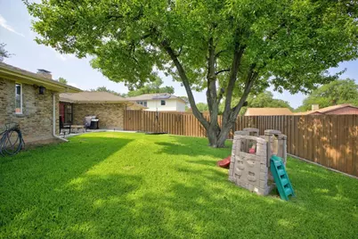 2307 Meadow Creek Drive, Carrollton, TX 75006 - Photo 30
