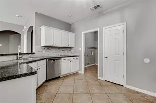 1015 Christine St, Keene, TX 76031 - Photo 14