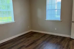 106 W Hull St, Denison, TX 75021 - Photo 6